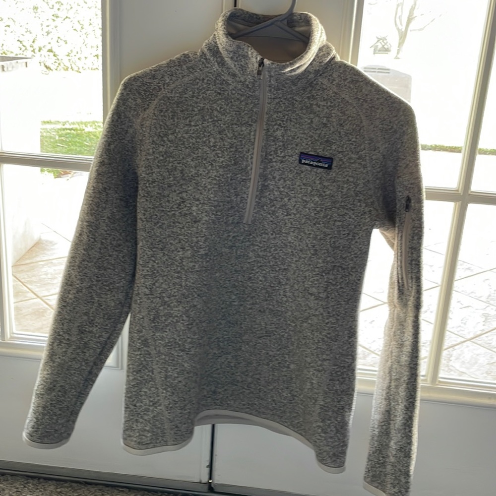 Patagonia Better Sweater 1/4 Zip Pullover. Like new! Size small, color Pelican.